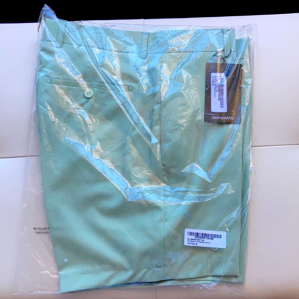 BoohooMAN light khaki fixed waistband Shorts.